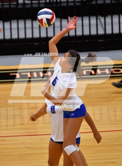 Thumbnail 1 in MacArthur [Douglas] vs Churchill (Blossom Athletic Center) photogallery.