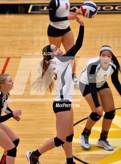 Thumbnail 2 in MacArthur [Douglas] vs Churchill (Blossom Athletic Center) photogallery.