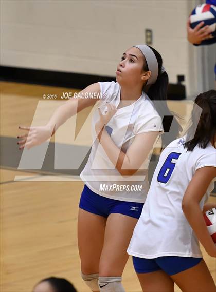 Thumbnail 1 in MacArthur [Douglas] vs Churchill (Blossom Athletic Center) photogallery.