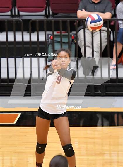 Thumbnail 3 in MacArthur [Douglas] vs Churchill (Blossom Athletic Center) photogallery.