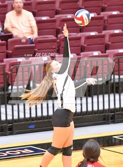 Thumbnail 1 in MacArthur [Douglas] vs Churchill (Blossom Athletic Center) photogallery.