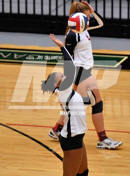 Thumbnail 3 in MacArthur [Douglas] vs Churchill (Blossom Athletic Center) photogallery.