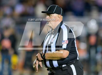 Thumbnail 1 in Holland vs Refugio (UIL 2A Regional Finals) photogallery.