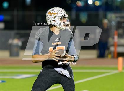 Thumbnail 3 in Holland vs Refugio (UIL 2A Regional Finals) photogallery.