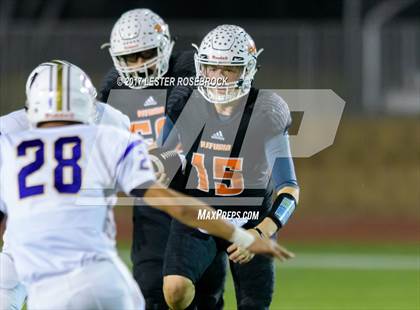 Thumbnail 3 in Holland vs Refugio (UIL 2A Regional Finals) photogallery.