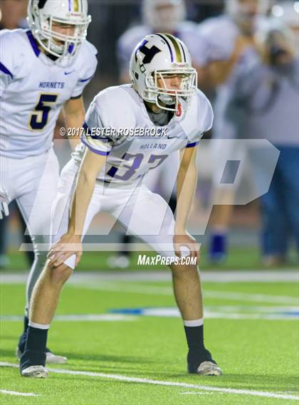 Thumbnail 3 in Holland vs Refugio (UIL 2A Regional Finals) photogallery.