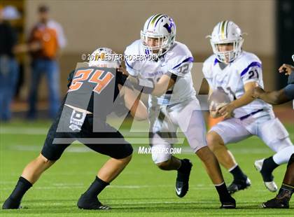 Thumbnail 1 in Holland vs Refugio (UIL 2A Regional Finals) photogallery.