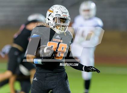 Thumbnail 1 in Holland vs Refugio (UIL 2A Regional Finals) photogallery.