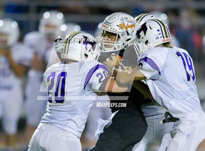 Thumbnail 3 in Holland vs Refugio (UIL 2A Regional Finals) photogallery.