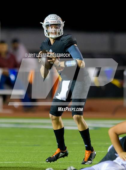 Thumbnail 1 in Holland vs Refugio (UIL 2A Regional Finals) photogallery.