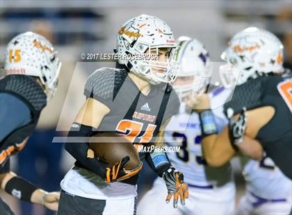 Thumbnail 1 in Holland vs Refugio (UIL 2A Regional Finals) photogallery.