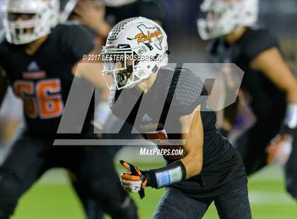 Thumbnail 1 in Holland vs Refugio (UIL 2A Regional Finals) photogallery.