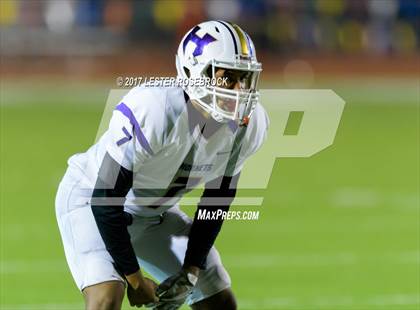 Thumbnail 1 in Holland vs Refugio (UIL 2A Regional Finals) photogallery.