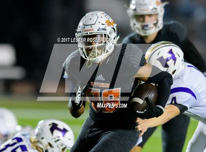 Thumbnail 3 in Holland vs Refugio (UIL 2A Regional Finals) photogallery.