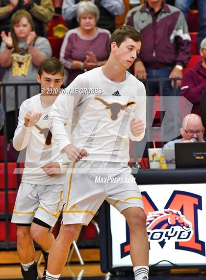Thumbnail 1 in McLeod vs. Martins Mill (UIL 3A Region 2 Final) photogallery.