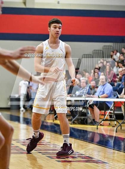 Thumbnail 2 in McLeod vs. Martins Mill (UIL 3A Region 2 Final) photogallery.