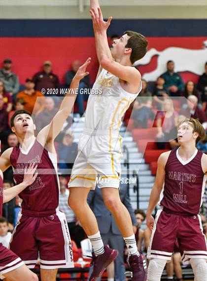 Thumbnail 2 in McLeod vs. Martins Mill (UIL 3A Region 2 Final) photogallery.