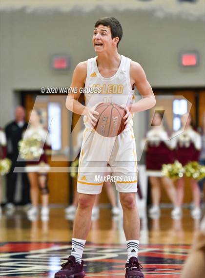 Thumbnail 3 in McLeod vs. Martins Mill (UIL 3A Region 2 Final) photogallery.