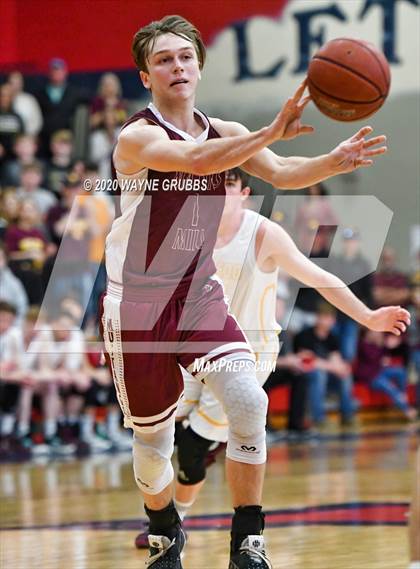 Thumbnail 2 in McLeod vs. Martins Mill (UIL 3A Region 2 Final) photogallery.