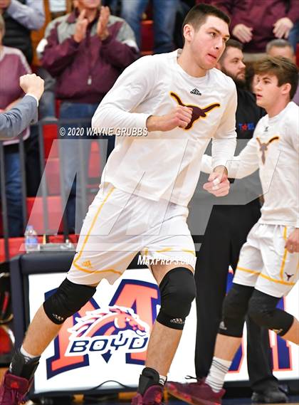 Thumbnail 1 in McLeod vs. Martins Mill (UIL 3A Region 2 Final) photogallery.
