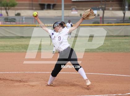 Thumbnail 1 in Williams Field @ North Canyon photogallery.