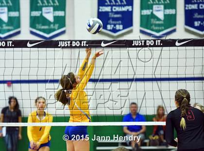 Thumbnail 3 in Flintridge Sacred Heart vs. Clovis (Durango Fall Classic) photogallery.