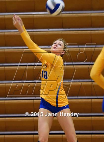 Thumbnail 3 in Flintridge Sacred Heart vs. Clovis (Durango Fall Classic) photogallery.