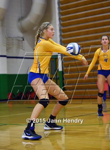 Thumbnail 3 in Flintridge Sacred Heart vs. Clovis (Durango Fall Classic) photogallery.