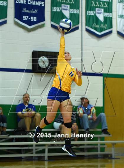 Thumbnail 2 in Flintridge Sacred Heart vs. Clovis (Durango Fall Classic) photogallery.