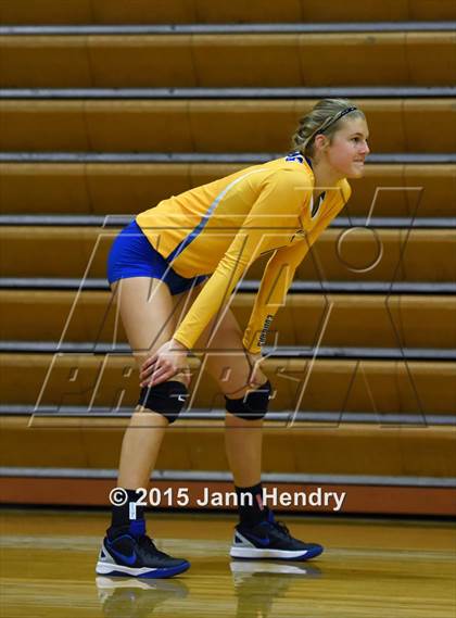 Thumbnail 3 in Flintridge Sacred Heart vs. Clovis (Durango Fall Classic) photogallery.
