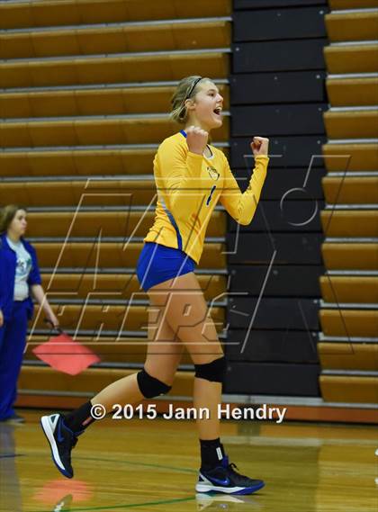 Thumbnail 1 in Flintridge Sacred Heart vs. Clovis (Durango Fall Classic) photogallery.
