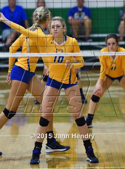 Thumbnail 3 in Flintridge Sacred Heart vs. Clovis (Durango Fall Classic) photogallery.