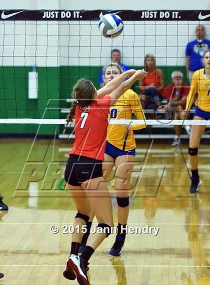 Thumbnail 1 in Flintridge Sacred Heart vs. Clovis (Durango Fall Classic) photogallery.