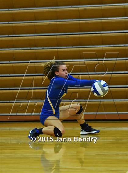 Thumbnail 1 in Flintridge Sacred Heart vs. Clovis (Durango Fall Classic) photogallery.