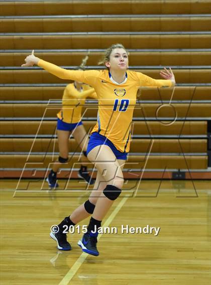 Thumbnail 3 in Flintridge Sacred Heart vs. Clovis (Durango Fall Classic) photogallery.