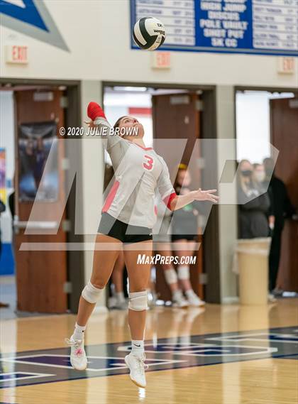 Thumbnail 1 in Fishers vs Zionsville (IHSAA 4A Sectional Semifinal) photogallery.