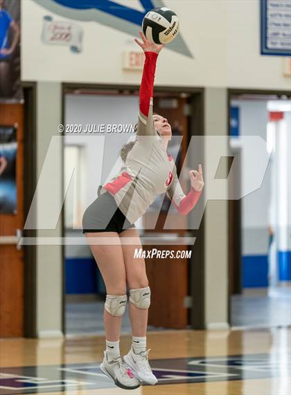 Thumbnail 1 in Fishers vs Zionsville (IHSAA 4A Sectional Semifinal) photogallery.