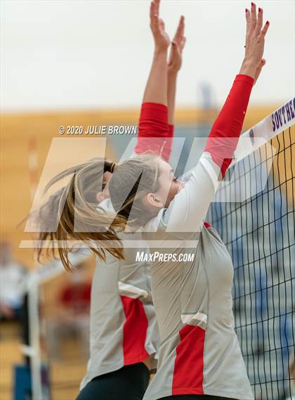 Thumbnail 2 in Fishers vs Zionsville (IHSAA 4A Sectional Semifinal) photogallery.