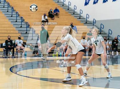Thumbnail 3 in Fishers vs Zionsville (IHSAA 4A Sectional Semifinal) photogallery.
