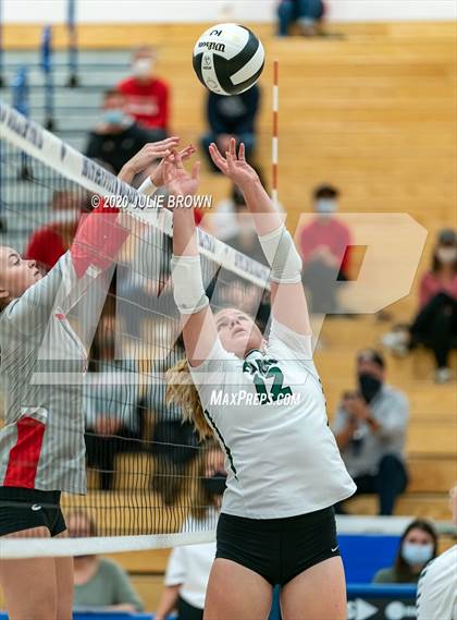 Thumbnail 3 in Fishers vs Zionsville (IHSAA 4A Sectional Semifinal) photogallery.