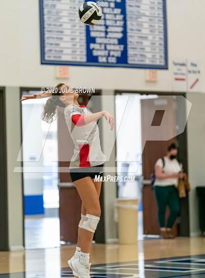 Thumbnail 2 in Fishers vs Zionsville (IHSAA 4A Sectional Semifinal) photogallery.