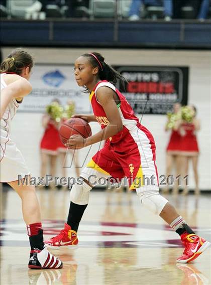 Thumbnail 1 in Carondelet vs. St. Francis (CIF State D1 NorCal Playoffs) photogallery.