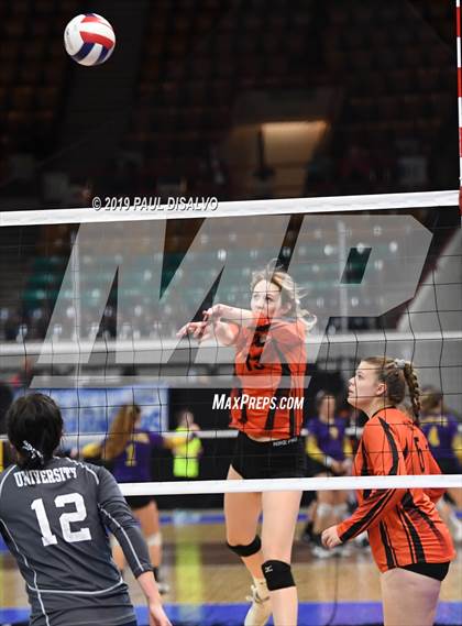 Thumbnail 1 in Lamar vs University (CHSAA 3A 3rd Round) photogallery.