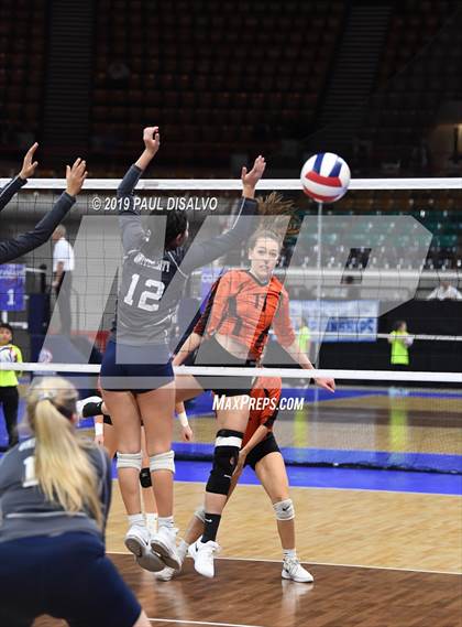 Thumbnail 3 in Lamar vs University (CHSAA 3A 3rd Round) photogallery.