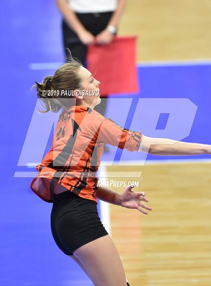 Thumbnail 3 in Lamar vs University (CHSAA 3A 3rd Round) photogallery.