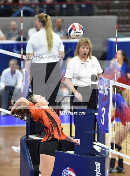 Thumbnail 3 in Lamar vs University (CHSAA 3A 3rd Round) photogallery.