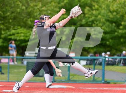 Thumbnail 2 in Hermiston @ Auburn Mountainview (WIAA 3A Opening Round) photogallery.