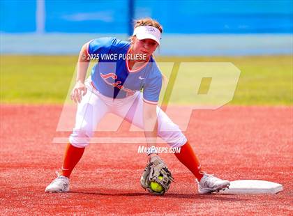 Thumbnail 1 in Hermiston @ Auburn Mountainview (WIAA 3A Opening Round) photogallery.
