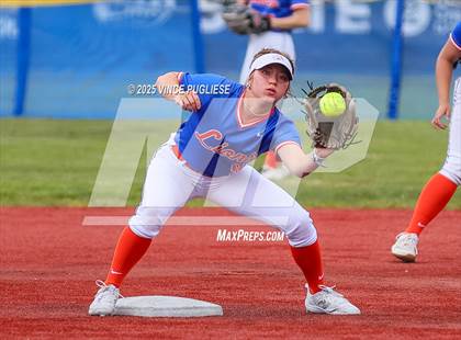 Thumbnail 3 in Hermiston @ Auburn Mountainview (WIAA 3A Opening Round) photogallery.