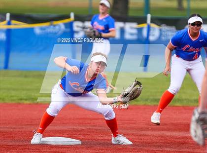 Thumbnail 1 in Hermiston @ Auburn Mountainview (WIAA 3A Opening Round) photogallery.